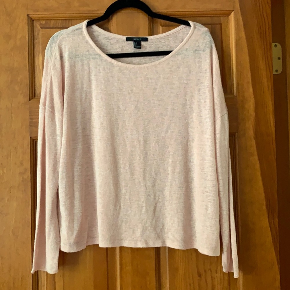 Women’s long sleeve light weight shirt!